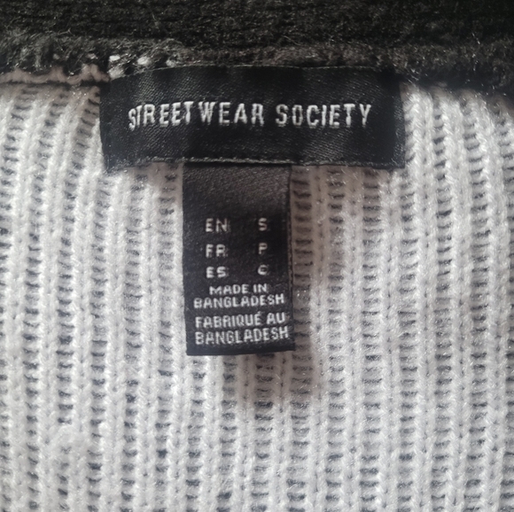 Streetwear Society Black Cropped Cardigan with White Floral Designs S - Picture 7 of 7